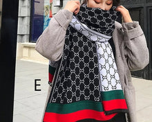 Charger l'image dans la galerie, CC Letter Print Winter Cashmere Reversible Side Unisex Scarf