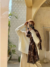 Charger l'image dans la galerie, GG Letter Print Cashmere Reversible Side Unisex Winter Shawl