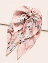 Load image into Gallery viewer, Bow Knot Decor Hair Clip