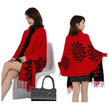 Charger l'image dans la galerie, Women Floral Reversible Side Winter Poncho