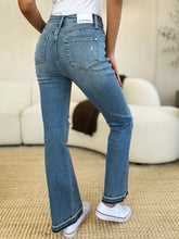 Charger l&#39;image dans la galerie, Judy Blue Full Size Mid Rise Destroyed Hem Distressed Jeans