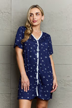 Charger l&#39;image dans la galerie, MOON NITE Quilted Quivers Button Down Sleepwear Dress