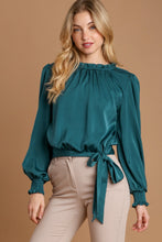 Cargar imagen en el visor de la galería, Umgee Frill Tied Hem Long Sleeve Blouse