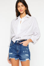 Cargar imagen en el visor de la galería, Kancan High Rise Frayed Hem Denim Shorts