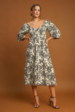 Charger l&#39;image dans la galerie, Umgee Ruffle Hem Flower Printed V-Neck Dress