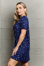 Charger l&#39;image dans la galerie, MOON NITE Quilted Quivers Button Down Sleepwear Dress