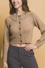 Load image into Gallery viewer, Short collard sweater (Khaki)