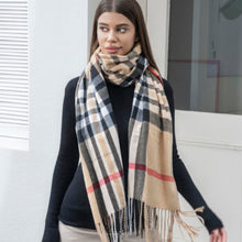 Charger l&#39;image dans la galerie, Plaid blanket scarf with tassel