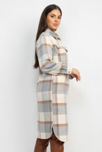 Charger l&#39;image dans la galerie, Plaid Buttoned Shacket Coat