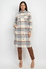 Cargar imagen en el visor de la galería, Plaid Buttoned Shacket Coat