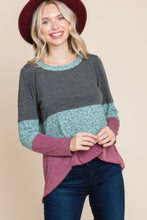 Load image into Gallery viewer, Colorblock Floral Contrast Long Sleeve Top