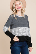 Load image into Gallery viewer, Colorblock Floral Contrast Long Sleeve Top