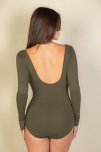 Cargar imagen en el visor de la galería, Scoop Neck Solid Long Sleeve Bodysuit