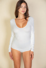 Cargar imagen en el visor de la galería, Scoop Neck Solid Long Sleeve Bodysuit