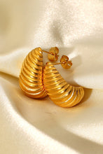 Cargar imagen en el visor de la galería, Shell Shore Spiral Stud Earrings