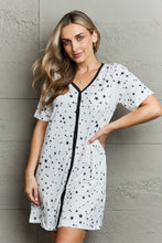 Charger l&#39;image dans la galerie, MOON NITE Quilted Quivers Button Down Sleepwear Dress