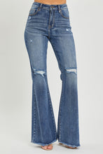 Cargar imagen en el visor de la galería, RISEN High Waist Distressed Fare Jeans