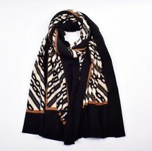 Load image into Gallery viewer, Chain Design Print Winter Shawl/Cozy Warm Scarf