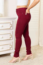 Load image into Gallery viewer, YMI Jeanswear Skinny Jeans with Pockets