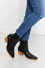 Charger l&#39;image dans la galerie, MMShoes Love the Journey Stacked Heel Chelsea Boot in Black