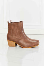 Charger l&#39;image dans la galerie, MMShoes Love the Journey Stacked Heel Chelsea Boot in Chestnut