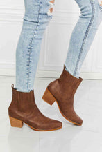 Charger l&#39;image dans la galerie, MMShoes Love the Journey Stacked Heel Chelsea Boot in Chestnut