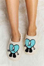 Cargar imagen en el visor de la galería, Melody Love Heart Print Plush Slippers