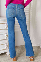 Charger l&#39;image dans la galerie, Kancan Full Size Distressed Raw Hem Bootcut Jeans