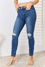 Charger l&#39;image dans la galerie, Judy Blue Full Size High Waist Distressed Slim Jeans