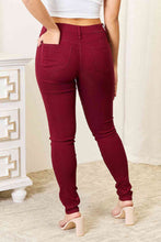 Load image into Gallery viewer, YMI Jeanswear Skinny Jeans with Pockets