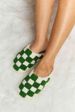Cargar imagen en el visor de la galería, Melody Checkered Print Plush Slide Slippers
