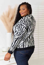 Cargar imagen en el visor de la galería, Heimish Full Size Zebra Print Sweater