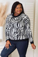 Cargar imagen en el visor de la galería, Heimish Full Size Zebra Print Sweater